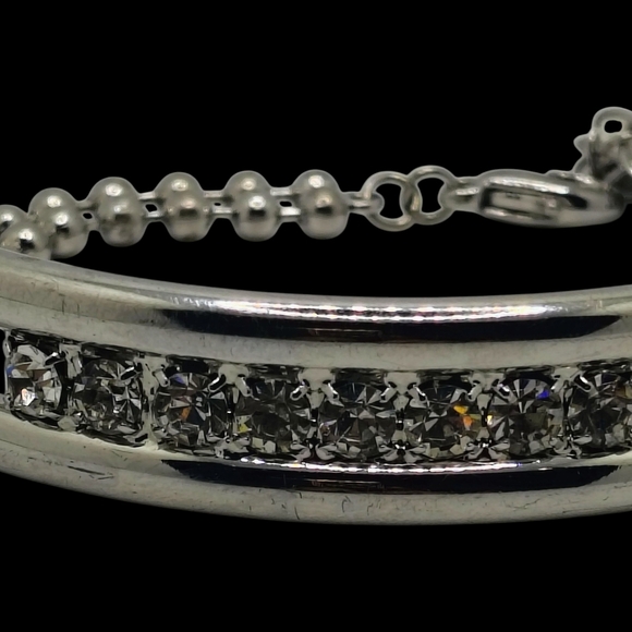 Elegant Silver Bracelet with Black Accents - Picture 4 of 6